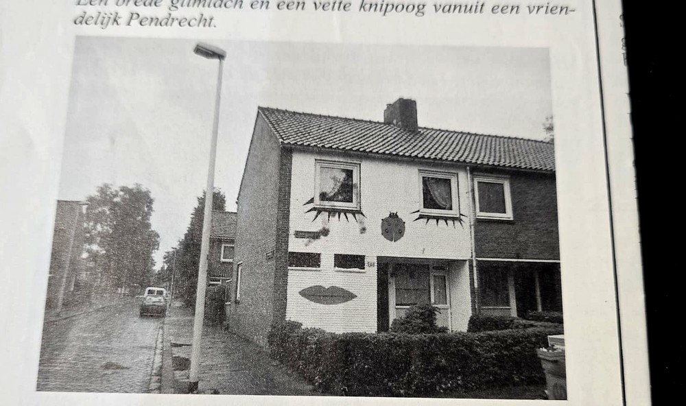 Krantenknipsel knipoog-huis